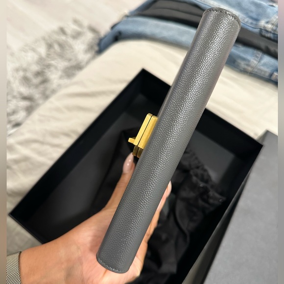 YSL CASSANDRA CHAIN WALLET IN GRAIN DE POUDRE EMBOSSED LEATHER NWOT - Picture 5 of 8